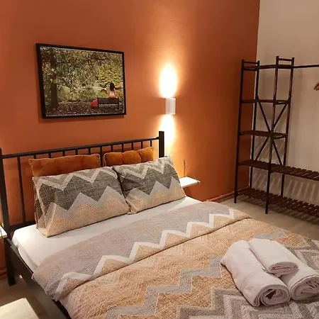 Apartament Kadikoy Merkezde Iki Yatakli Tum Daire Stambuł